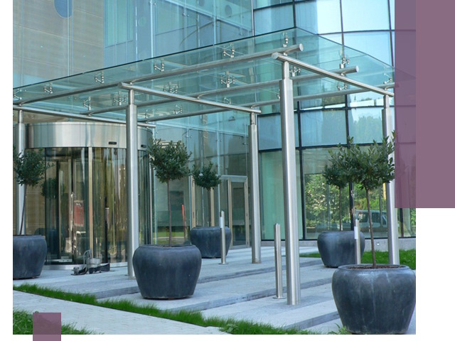 Навесы из стекла на заказ в Полысаеве — монтаж и установка