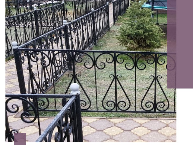 Кованые газонные ограждения под ключ в Полысаеве
